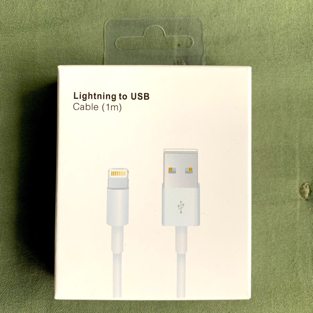 •Lightning to USB•